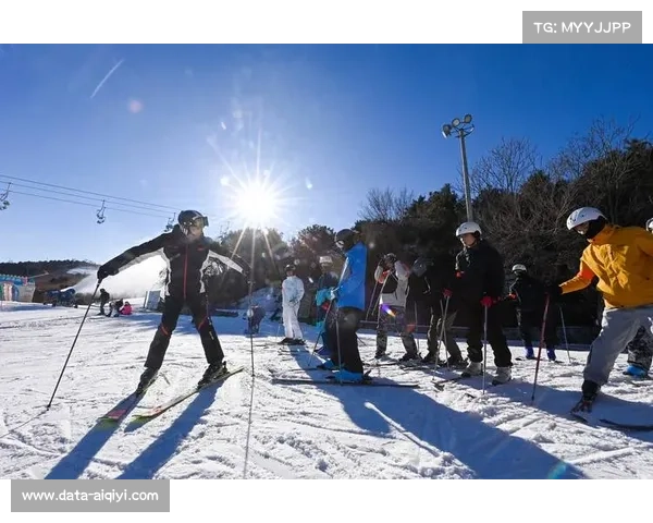 北京冰雪游玩季持续至2月,覆盖滑雪、灯光秀与民俗体验 北京冰雪游玩季持续至2月,覆盖滑雪、灯光秀与民俗体验